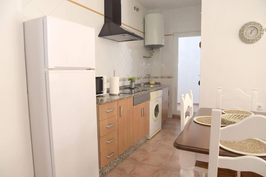 Apartamento Elena - Solo Familias Y Parejas Conil de la Frontera Kültér fotó