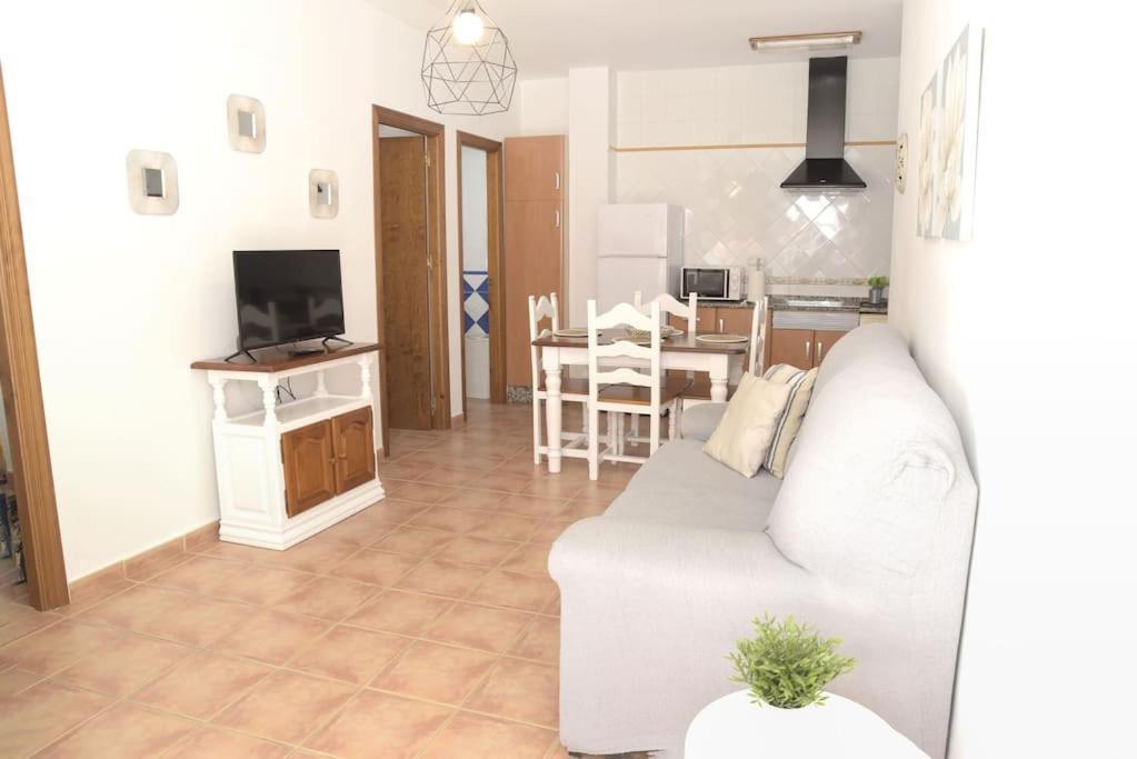 Apartamento Elena - Solo Familias Y Parejas Conil de la Frontera Kültér fotó