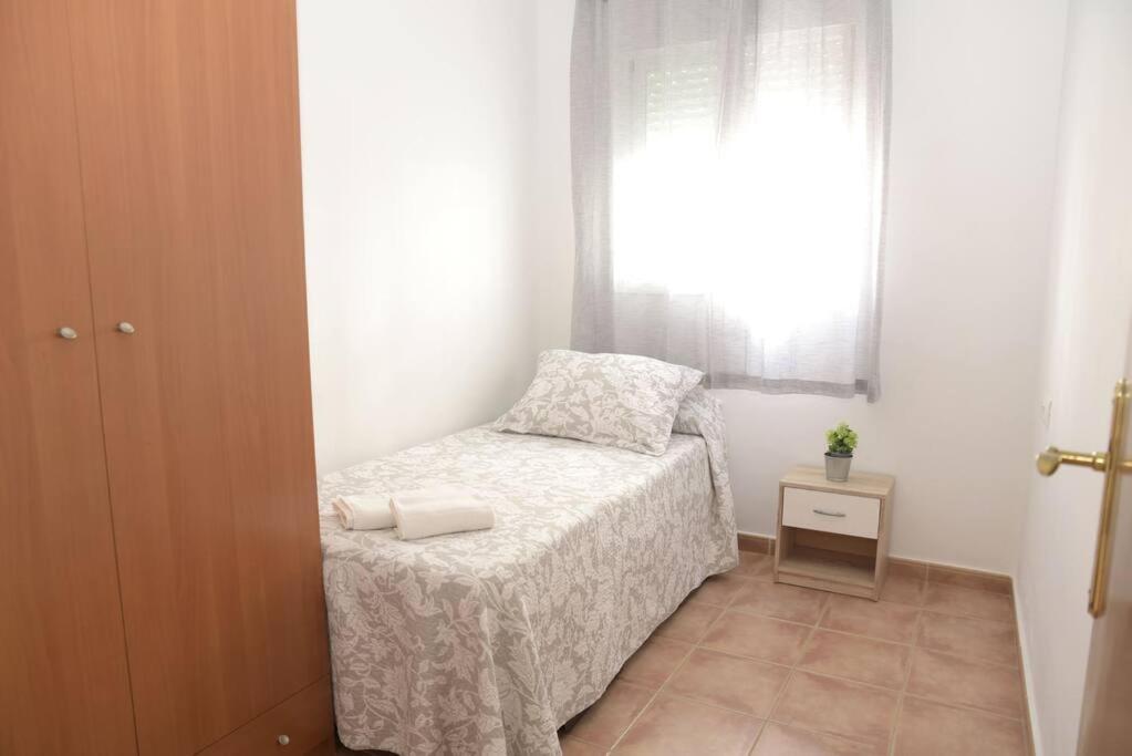 Apartamento Elena - Solo Familias Y Parejas Conil de la Frontera Kültér fotó