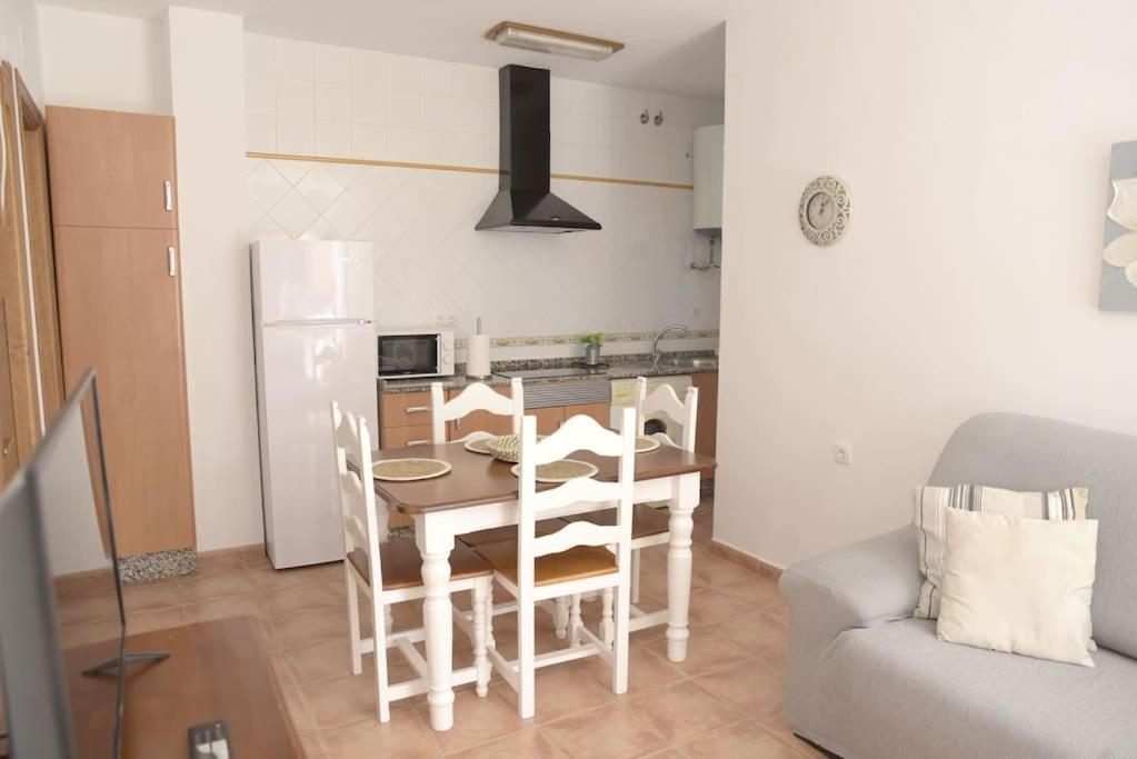 Apartamento Elena - Solo Familias Y Parejas Conil de la Frontera Kültér fotó